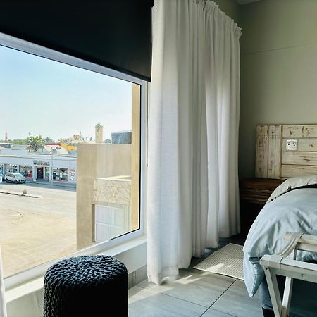 Апартаменты Bright & Stylish Self Catering Swakopmund Cbd Экстерьер фото