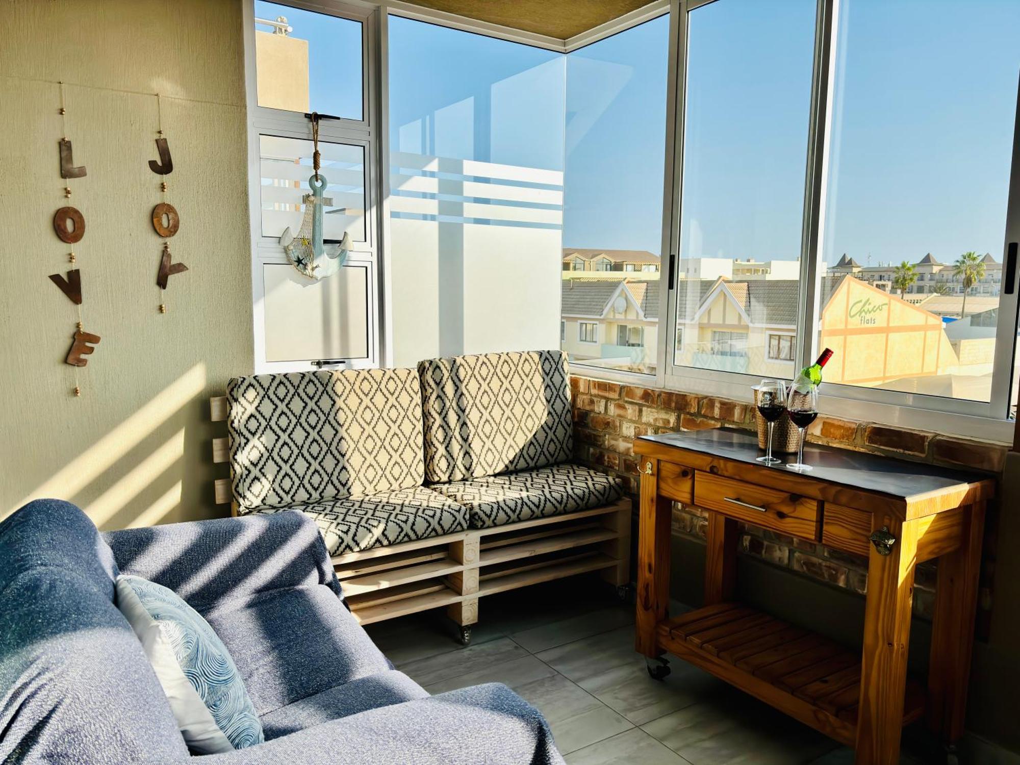 Апартаменты Bright & Stylish Self Catering Swakopmund Cbd Экстерьер фото